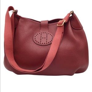 1999 Rodeo II Red Leather it can be crossed body bag and shoulder bag.